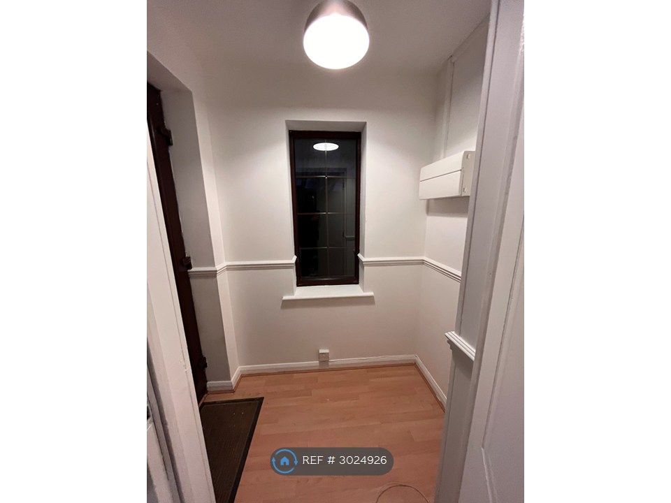 Property photo 2 of 10 Entrance Porch