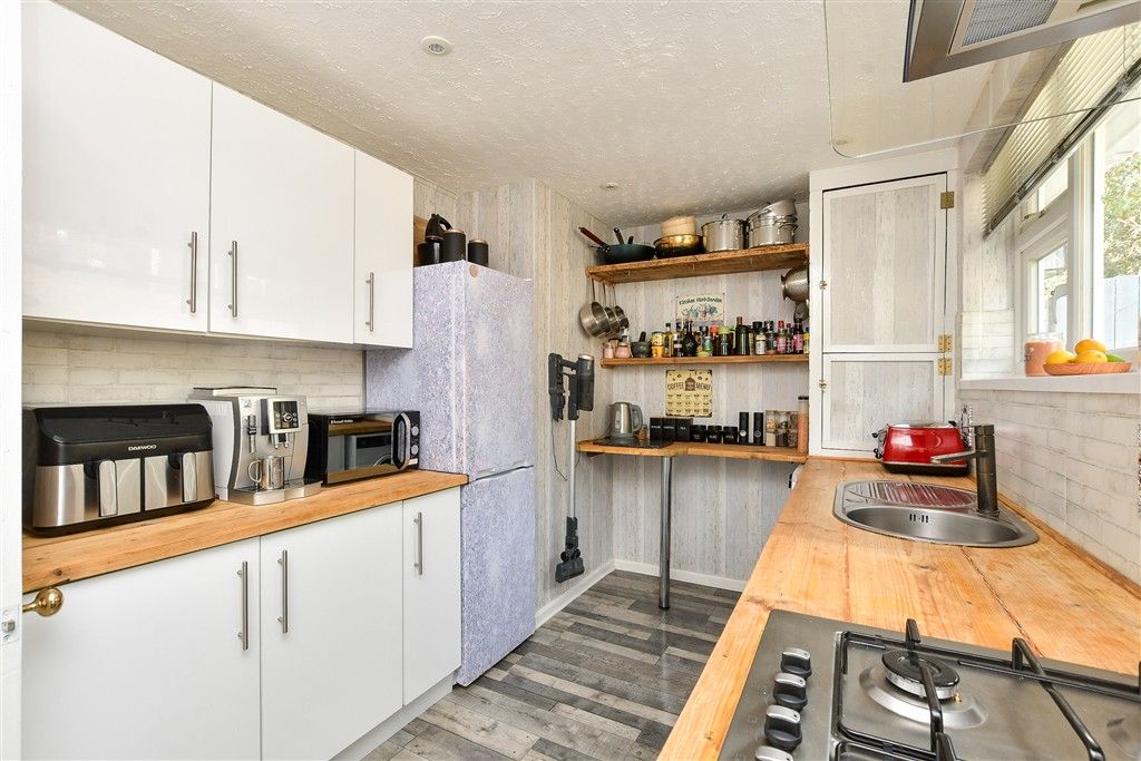Property photo 2 of 14 Kitchen