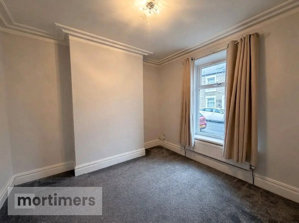 Property photo 2 of 13 Dining Room