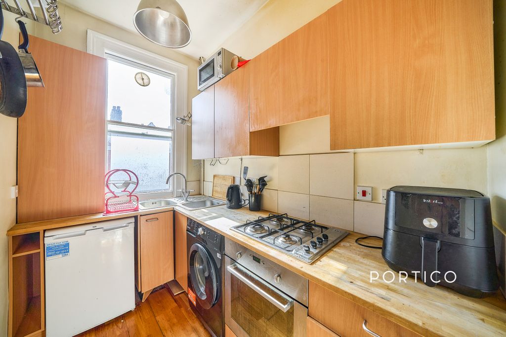 Property photo 2 of 6 2
