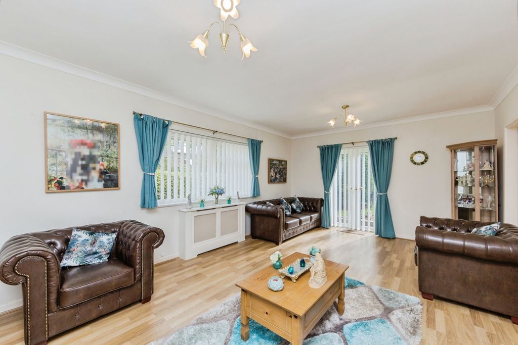 Property photo 2 of 17 Photo