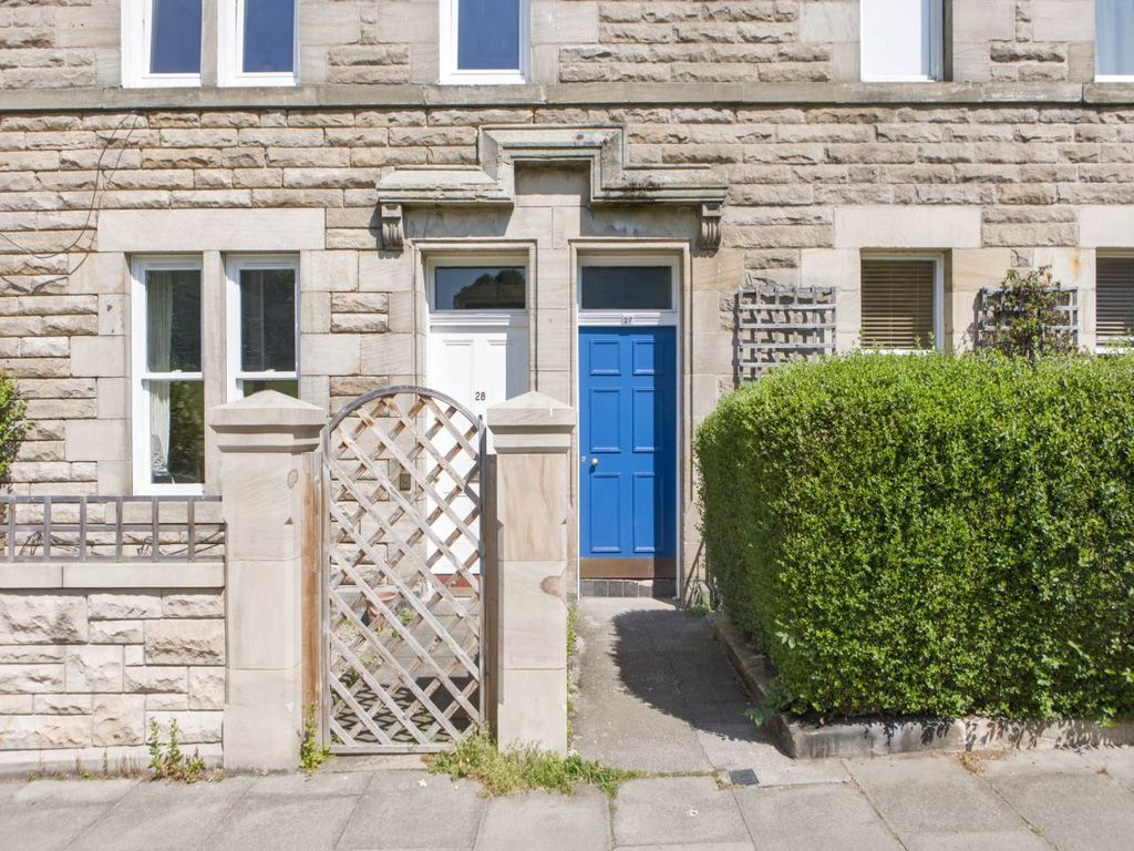 Property photo 2 of 11 Front