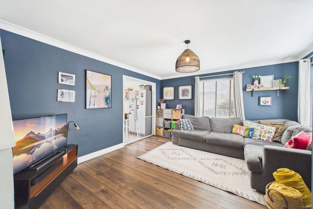 Property photo 3 of 16