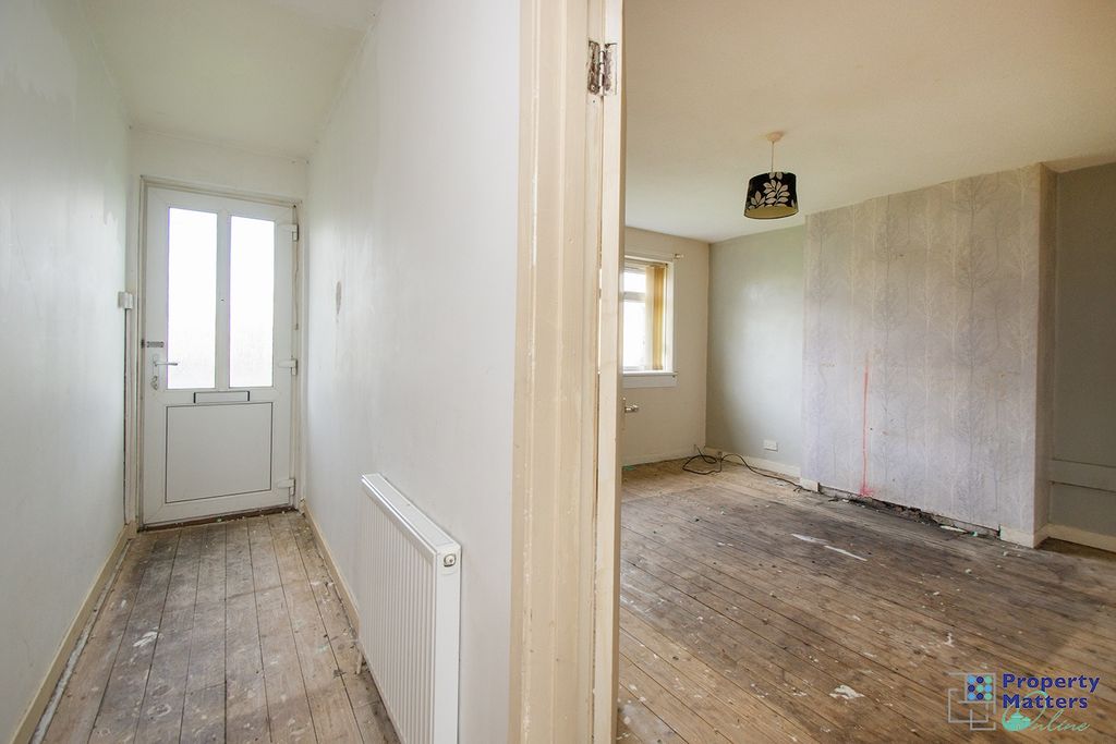 Property photo 3 of 12 Hall