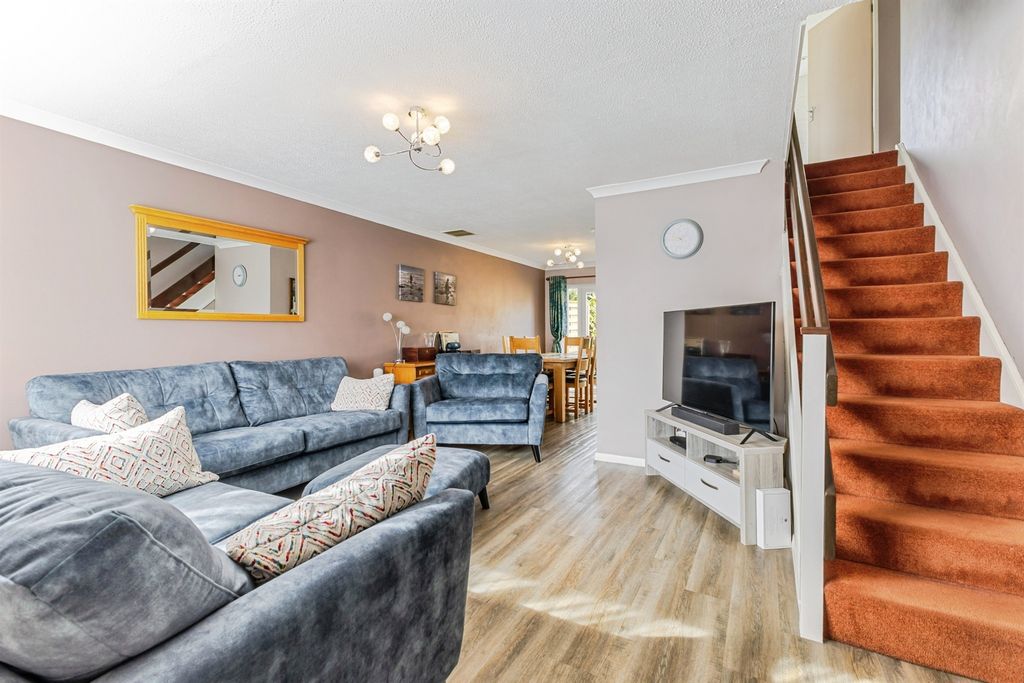 Property photo 2 of 22