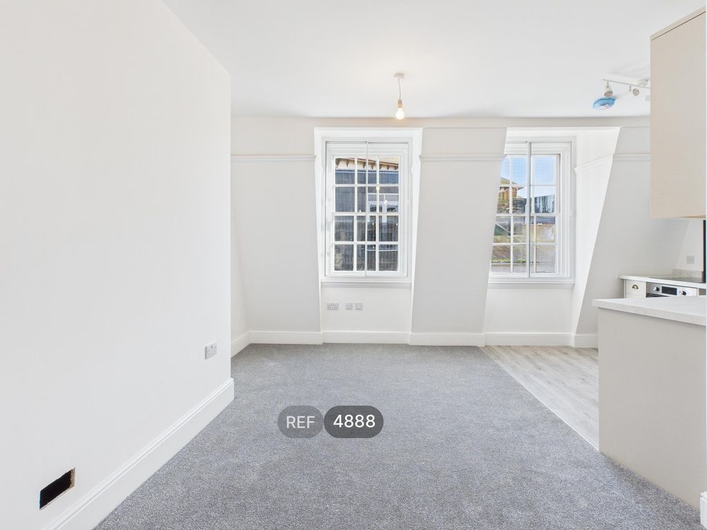 Property photo 3 of 8 Kitchen/Living Area