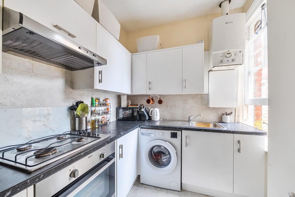 Property photo 3 of 17 Kitchen