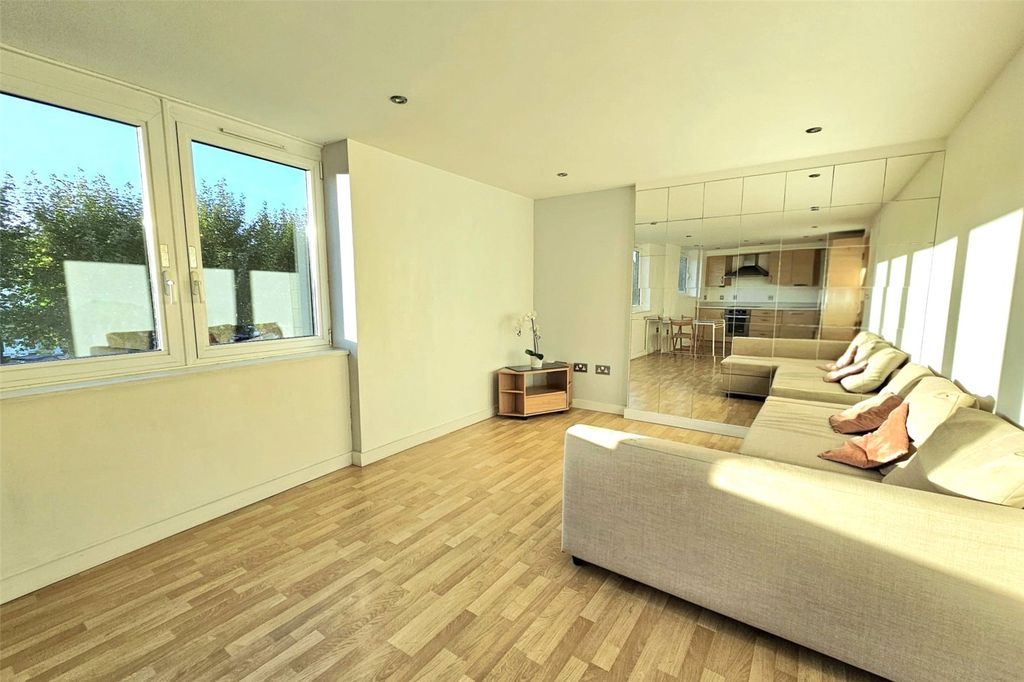 Property photo 3 of 9 Picture No. 05