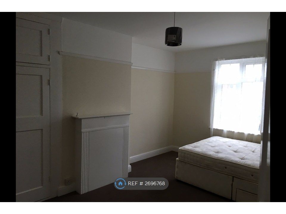 Property photo 3 of 8 Bedroom