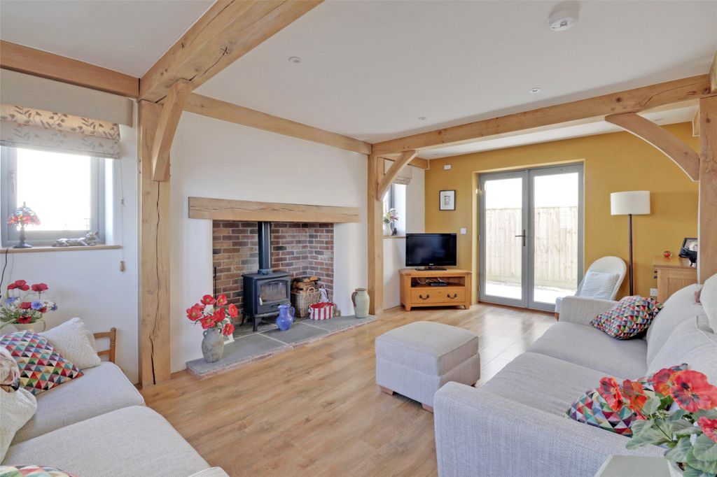 Property photo 3 of 16 Picture No. 01