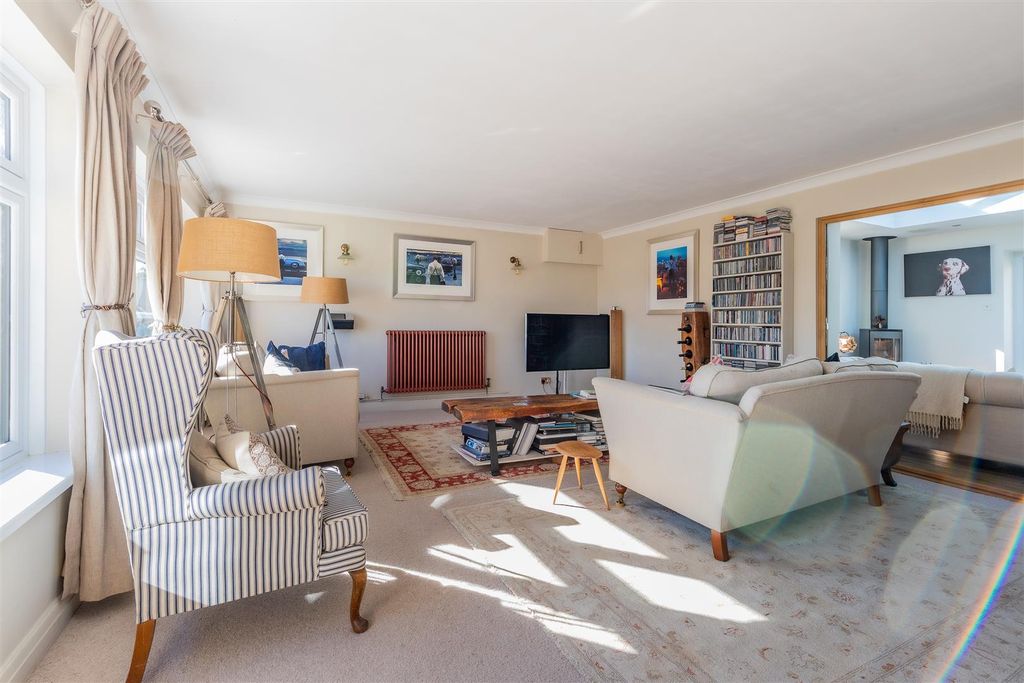 Property photo 2 of 49 Mornington-14.Jpg