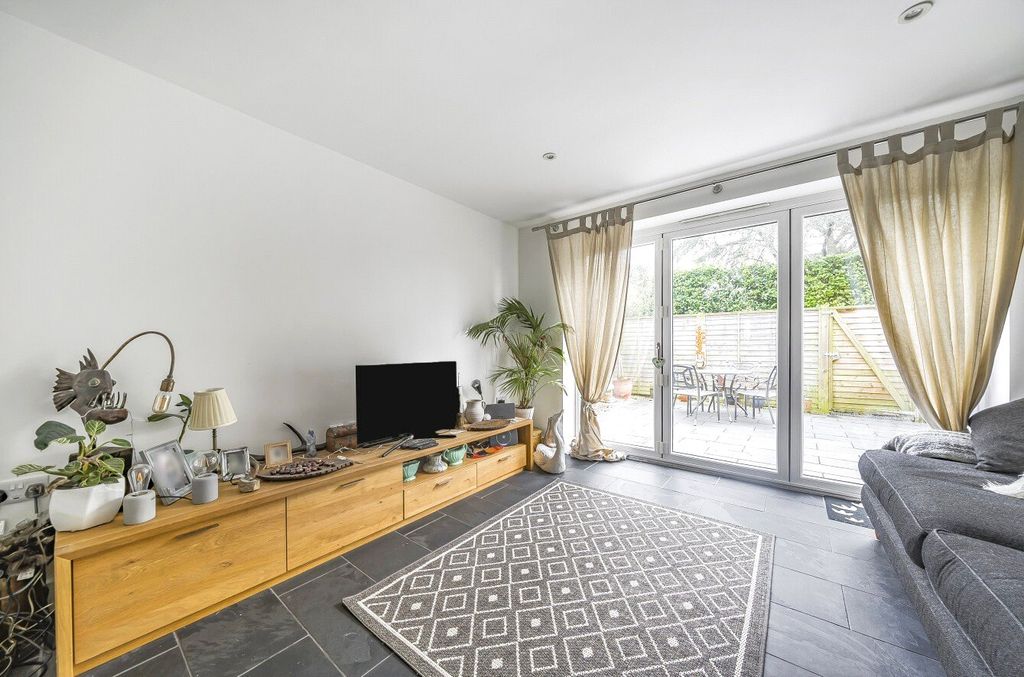 Property photo 3 of 24 Picture No. 14