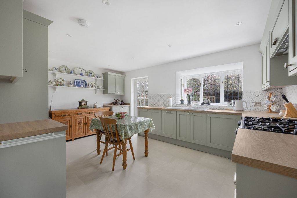 Property photo 3 of 20 Picture No. 23