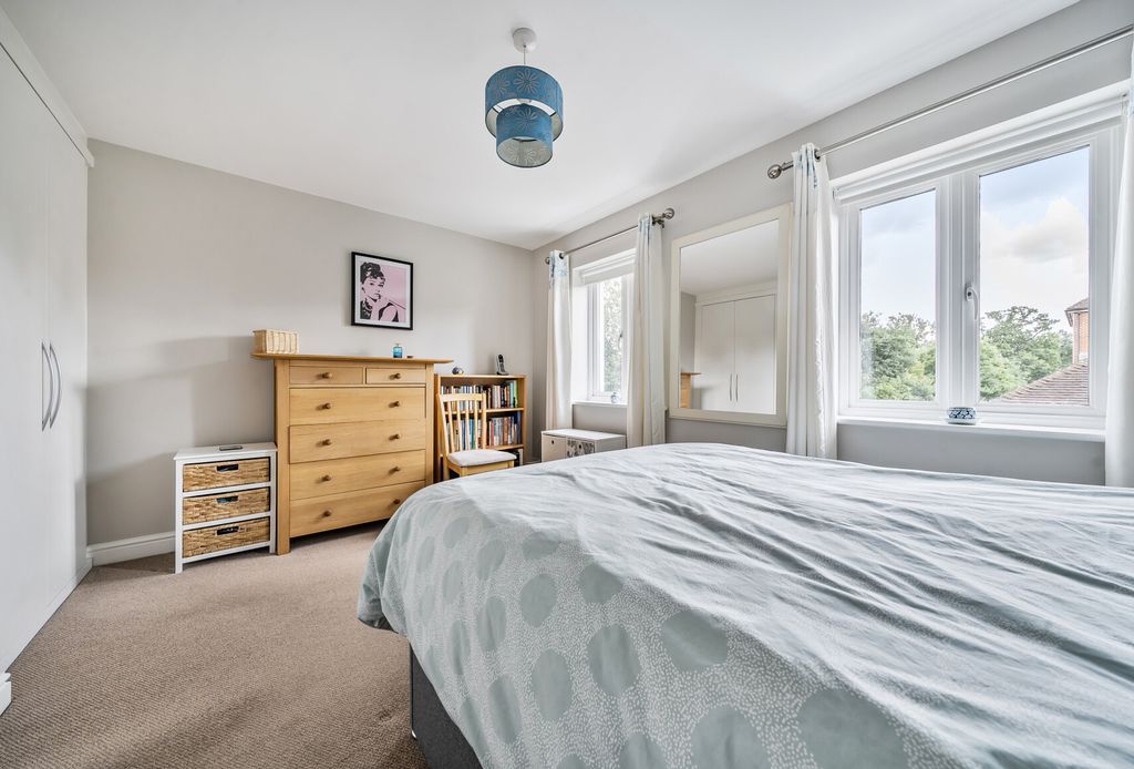 Property photo 3 of 14 1325630-9-688cd4F...