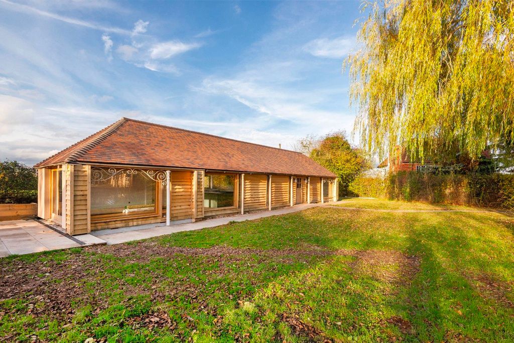 Property photo 2 of 31