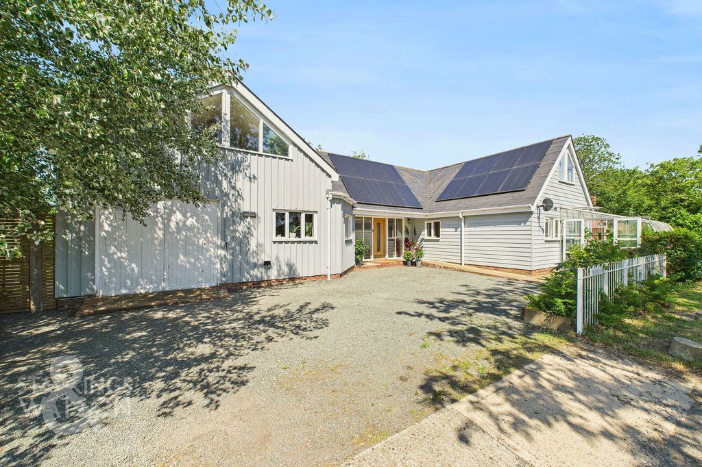 Property photo 1 of 32