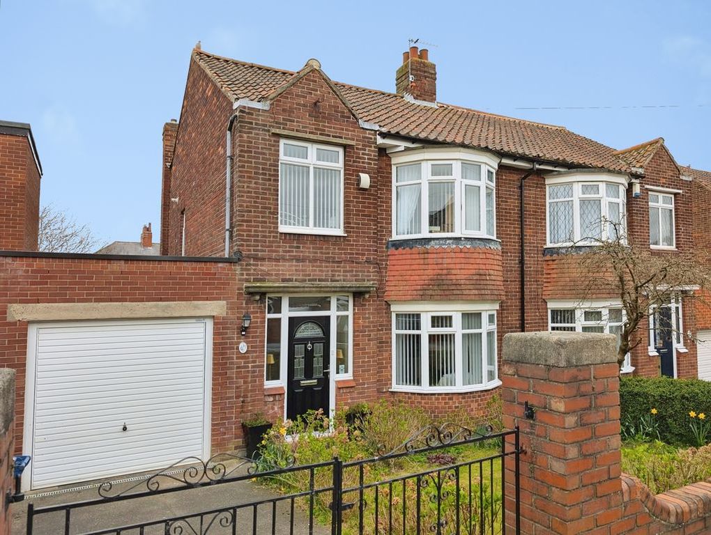 Property photo 1 of 14 Photo 17