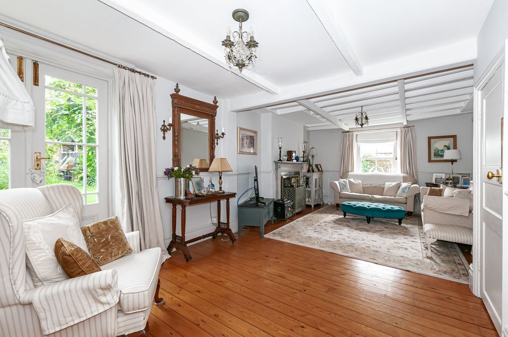 Property photo 2 of 40