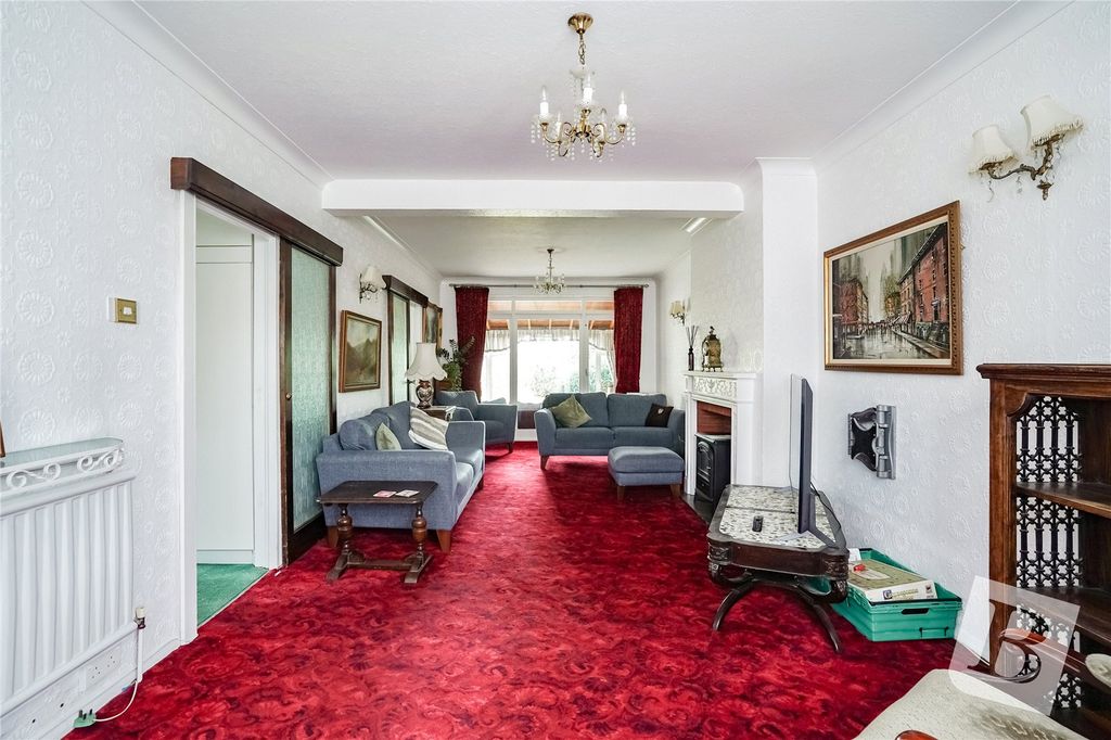 Property photo 2 of 16 Lounge