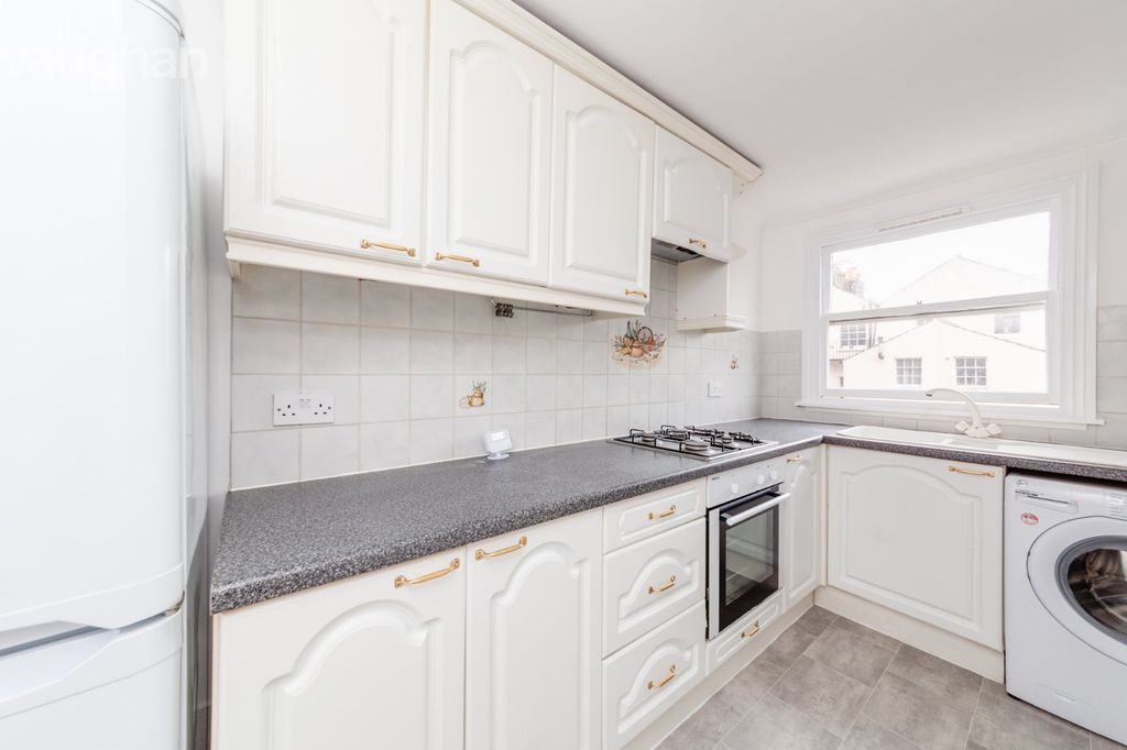 Property photo 3 of 7 Picture No. 28
