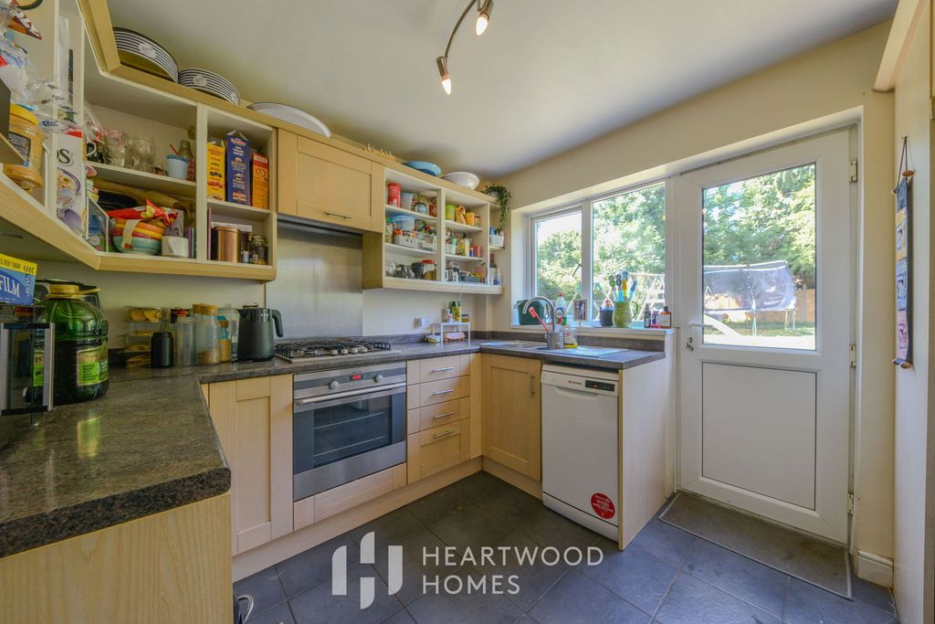 Property photo 3 of 18