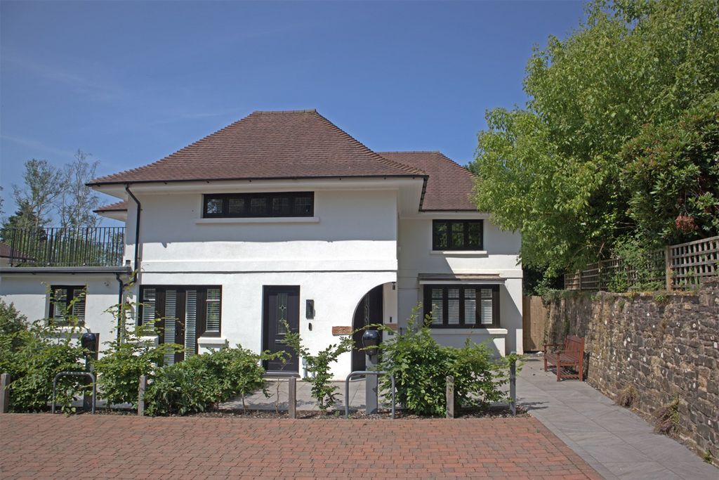 Property photo 1 of 13 (Main)