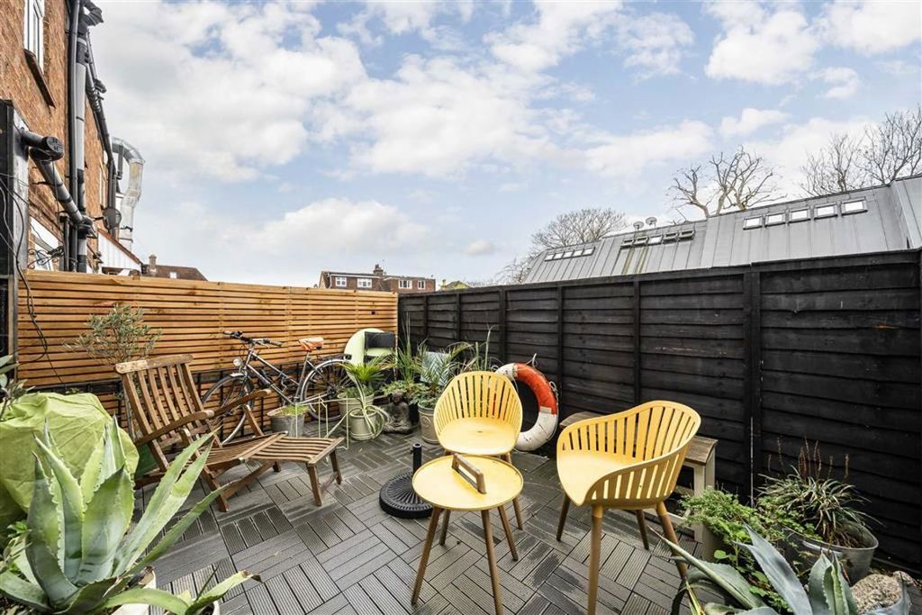 Property photo 2 of 9