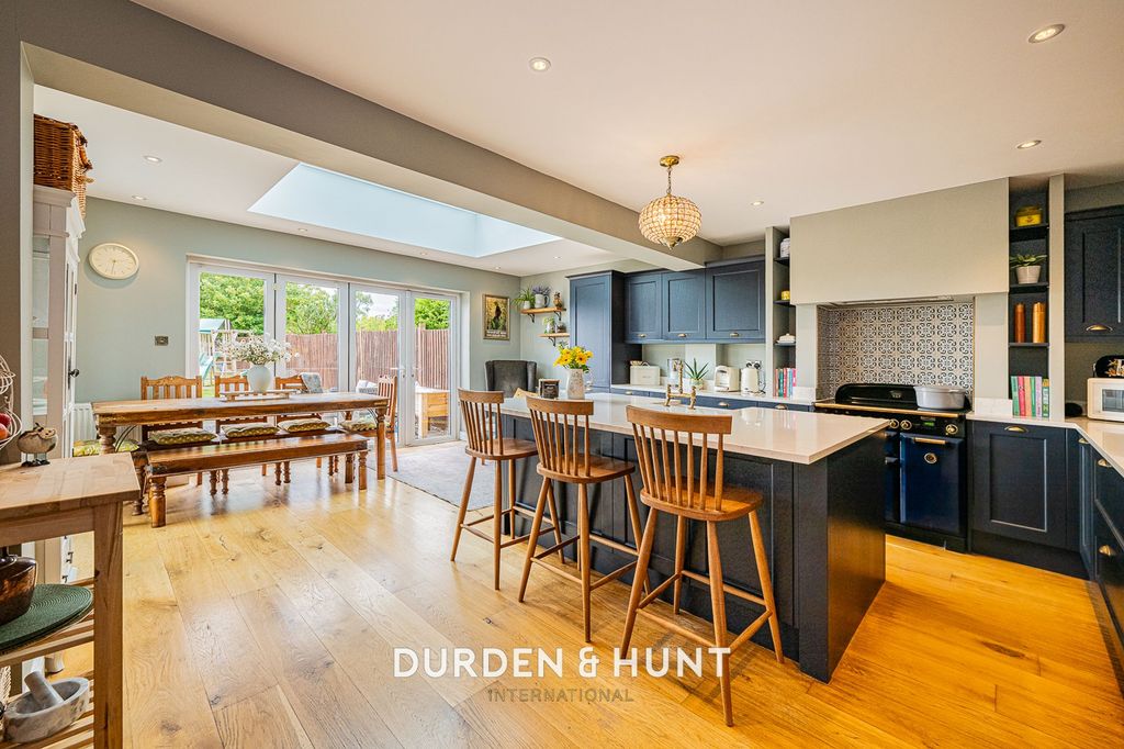 Property photo 2 of 36
