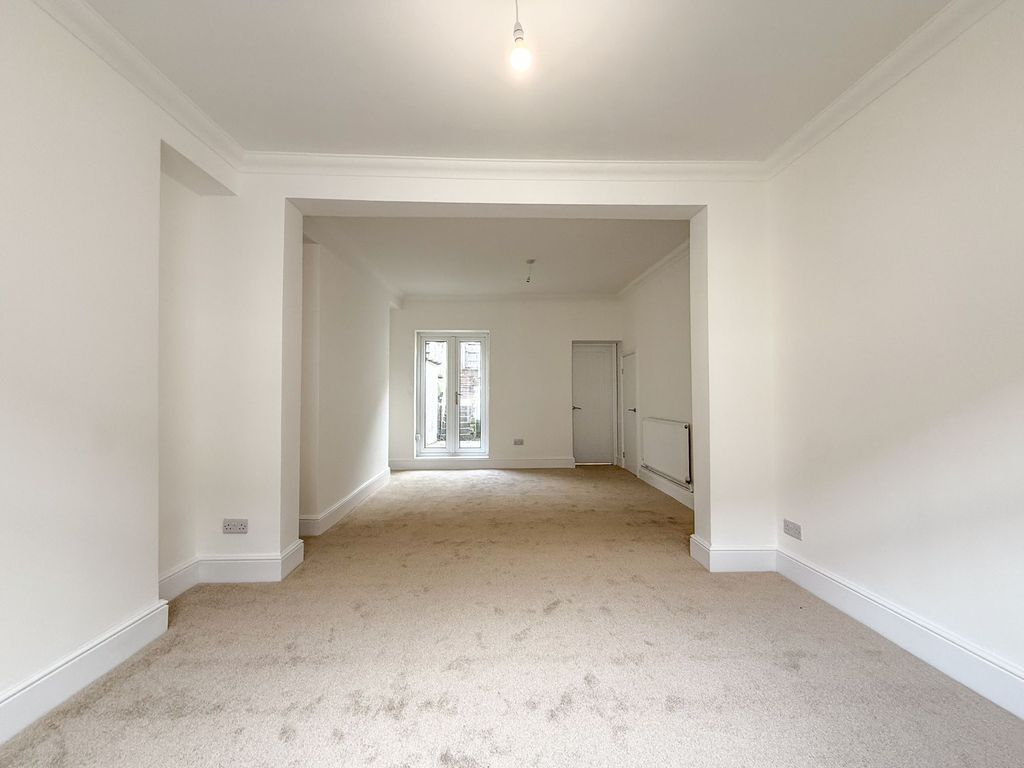 Property photo 3 of 30