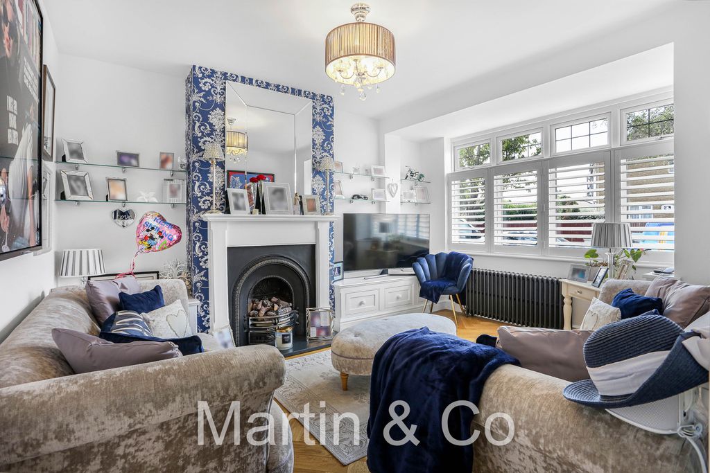 Property photo 2 of 30 1520936670 - 25 Hurstcourt Road, Sm1 - 33