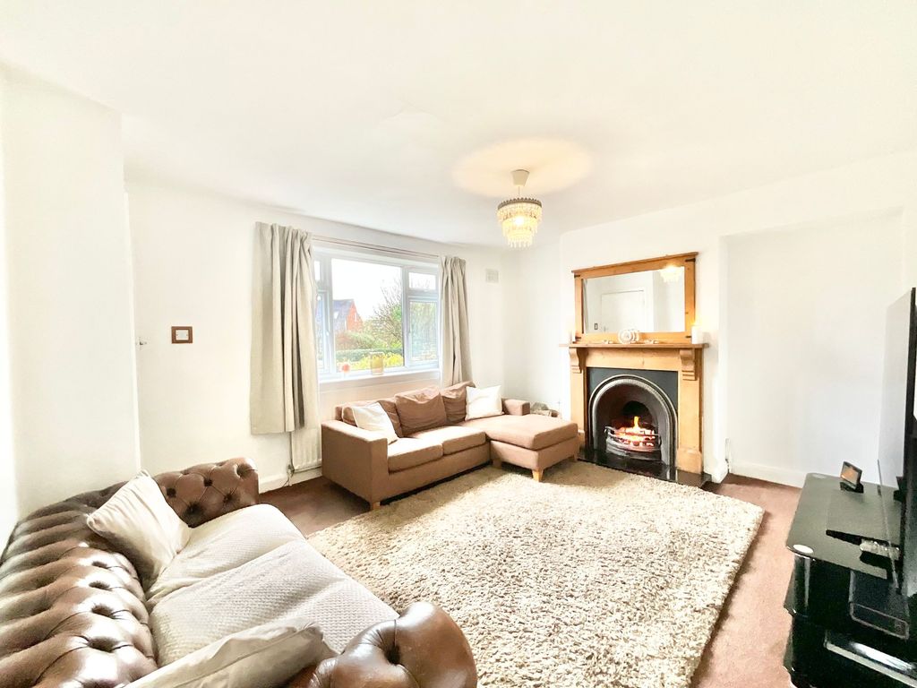 Property photo 2 of 25