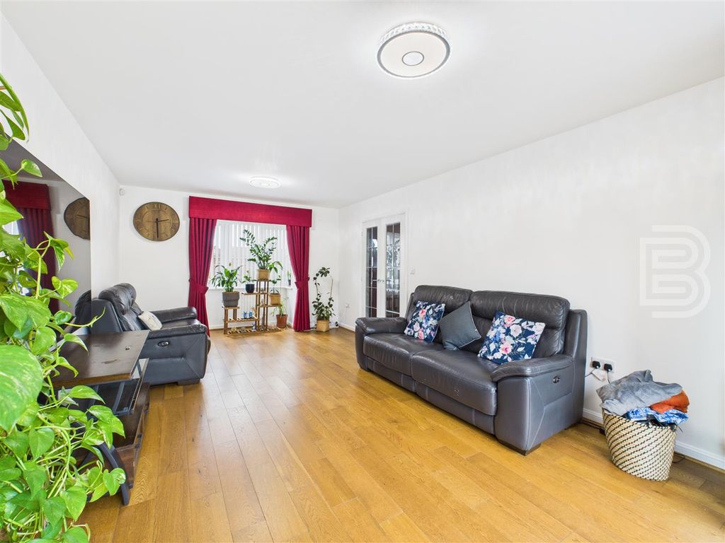 Property photo 3 of 32 Cam05587G0-Pr0031-Still013.Jpg