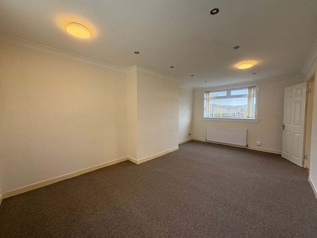 Property photo 3 of 12 Lounge 1