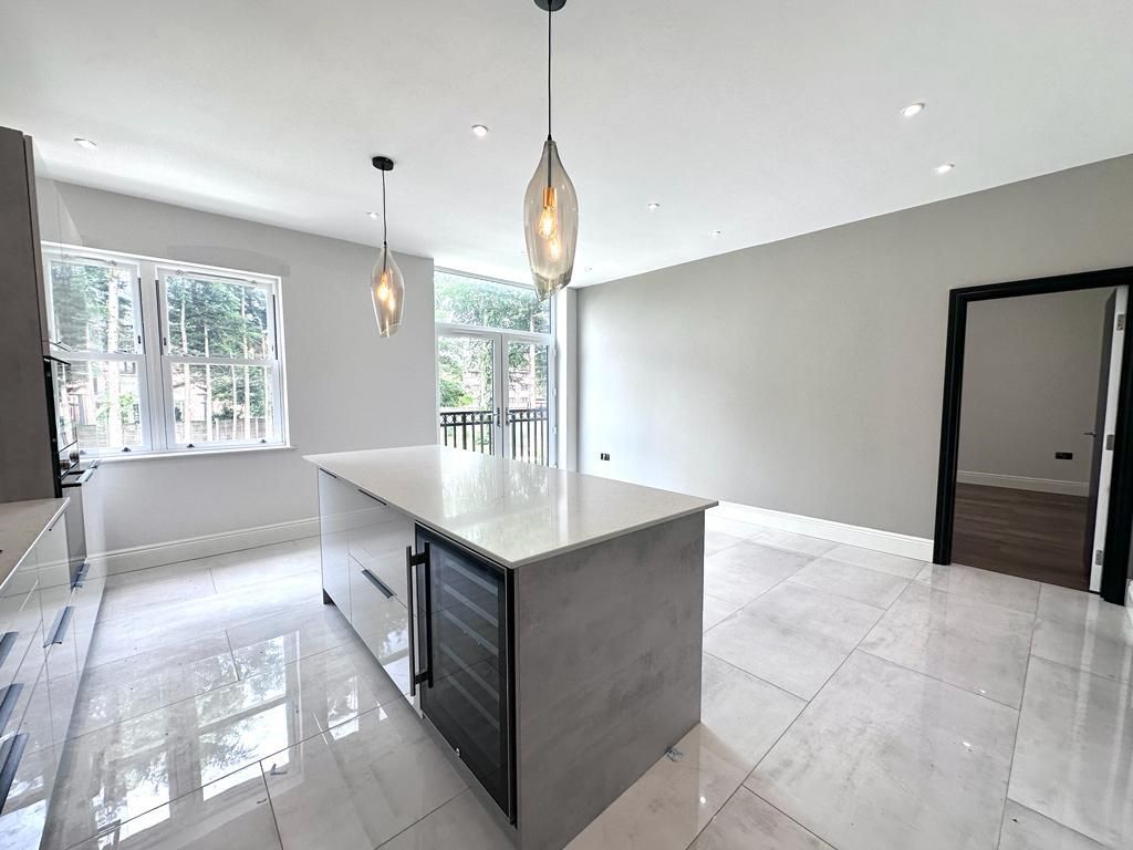 Property photo 2 of 12 Kitchennn.Jpg