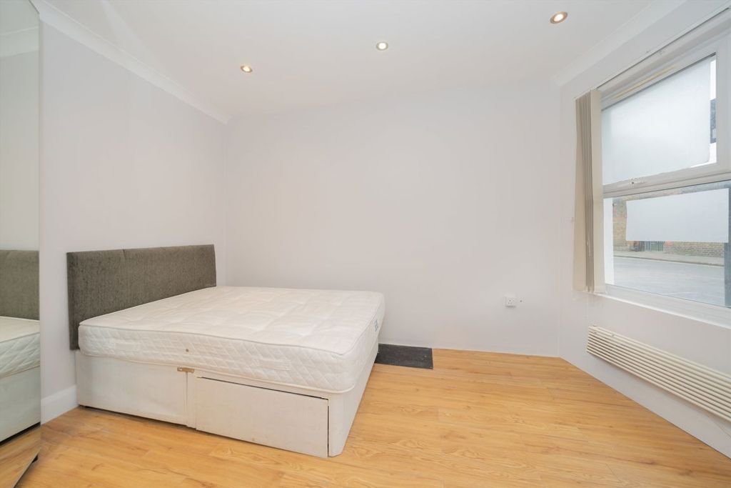 Property photo 2 of 5