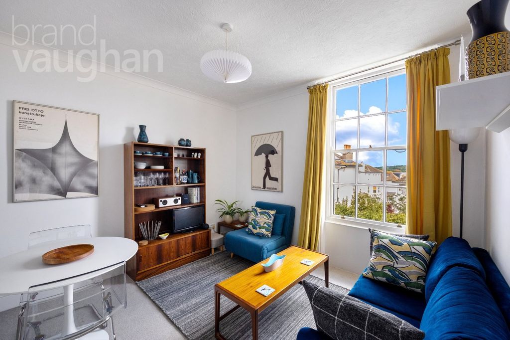 Property photo 2 of 15 Picture No. 16