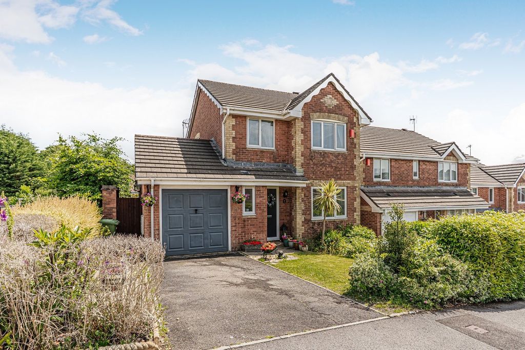 Property photo 1 of 33