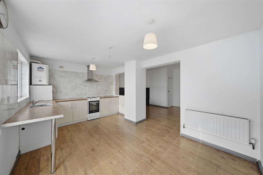 Property photo 2 of 23 A (10).Png