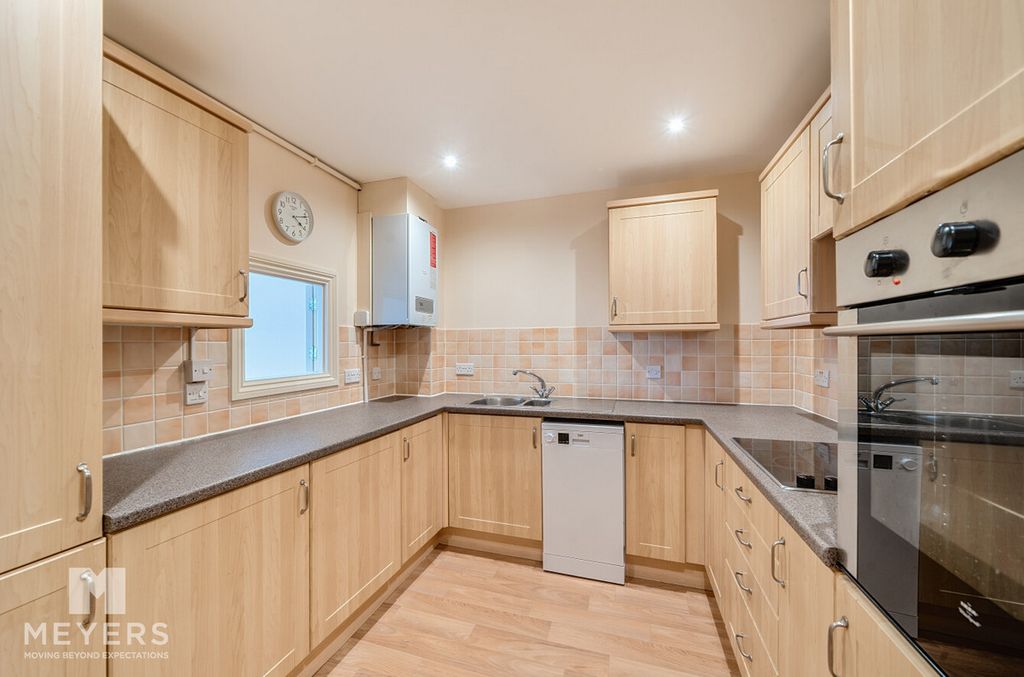 Property photo 3 of 13