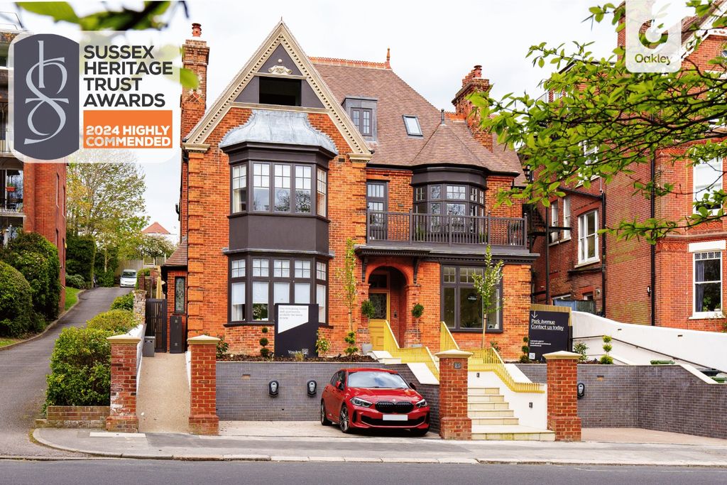 Property photo 2 of 18 4044384
