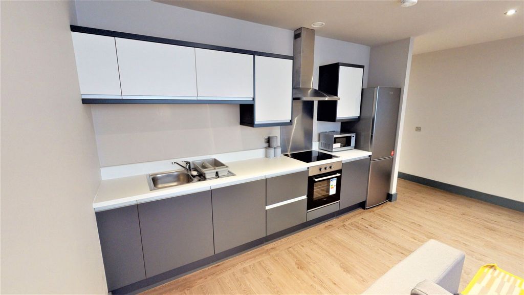 Property photo 2 of 8