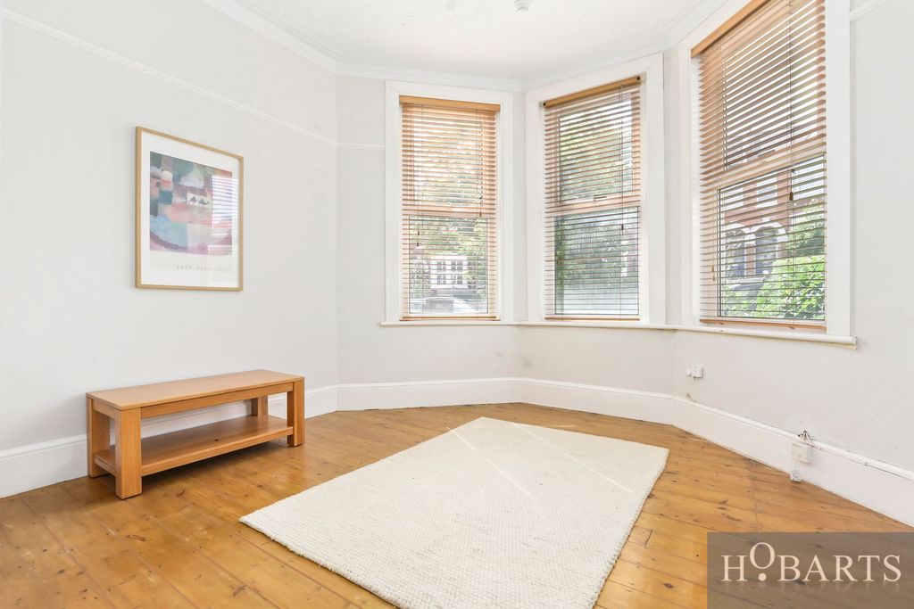 Property photo 3 of 11 Gallery