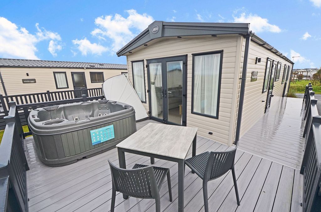 Property photo 1 of 19 Photo 8