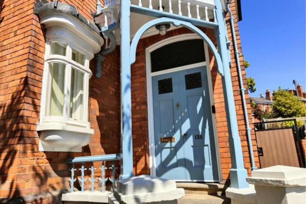 Property photo 2 of 23