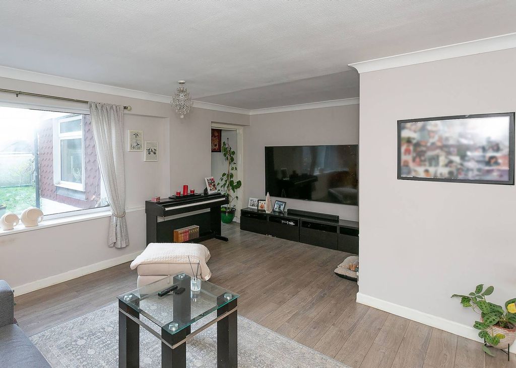 Property photo 3 of 24