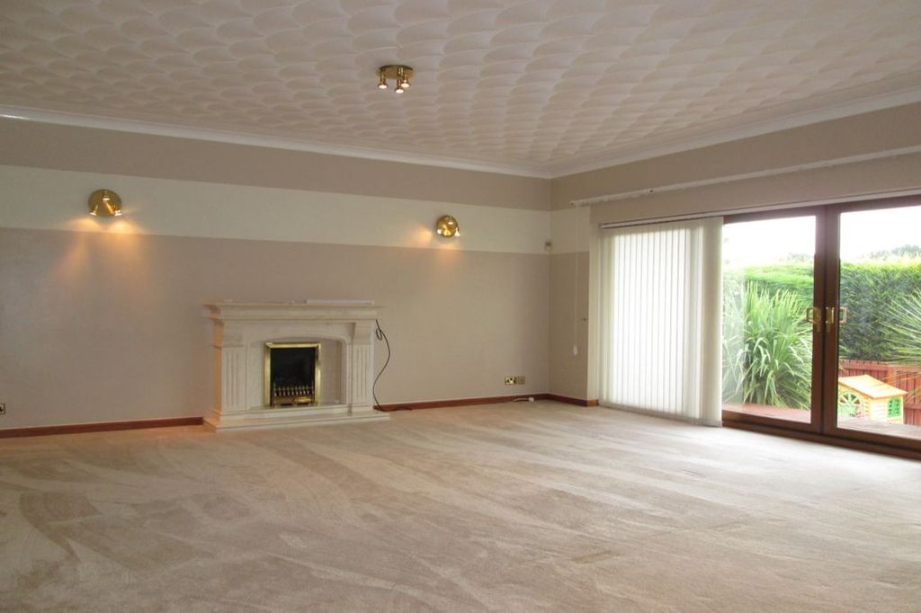 Property photo 2 of 17 Main Lounge 2