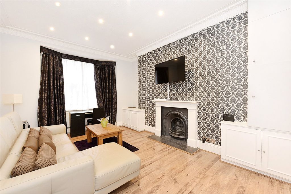 Property photo 3 of 26 Picture No. 01