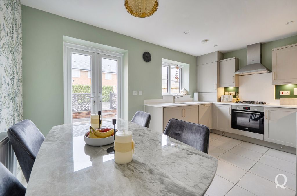 Property photo 3 of 25 129685A6-B6A7-4E6...