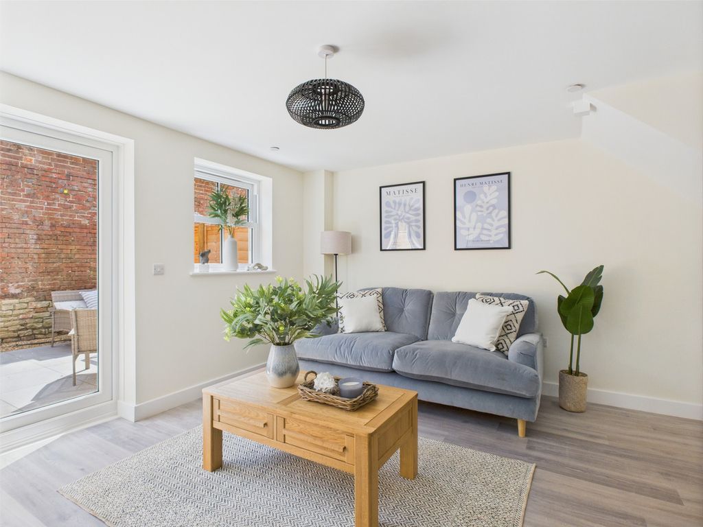 Property photo 1 of 31