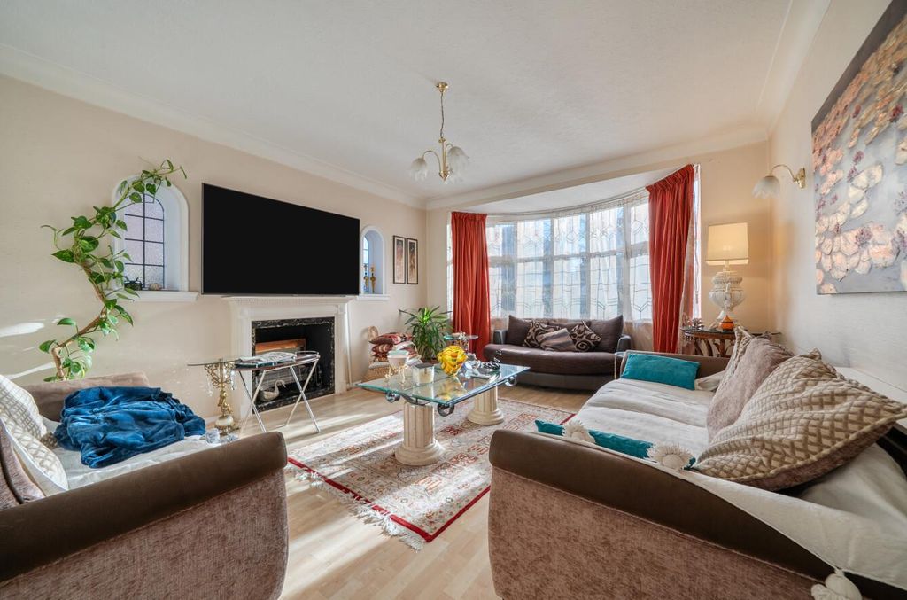 Property photo 2 of 20 1432940-13-69B9875987Caf.Jpg